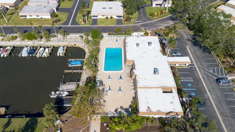 2305 RIVERBLUFF PARKWAY #V256 Sarasota, FL 34231