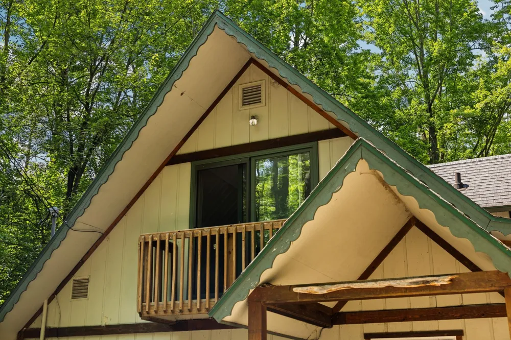 10000 Harmony Drive Green Lake Township, MI 49643