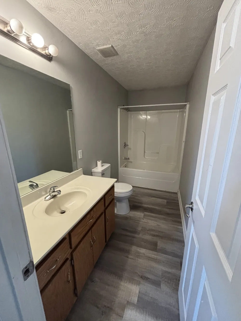 84 Kristen Dr Lafayette, TN 37083