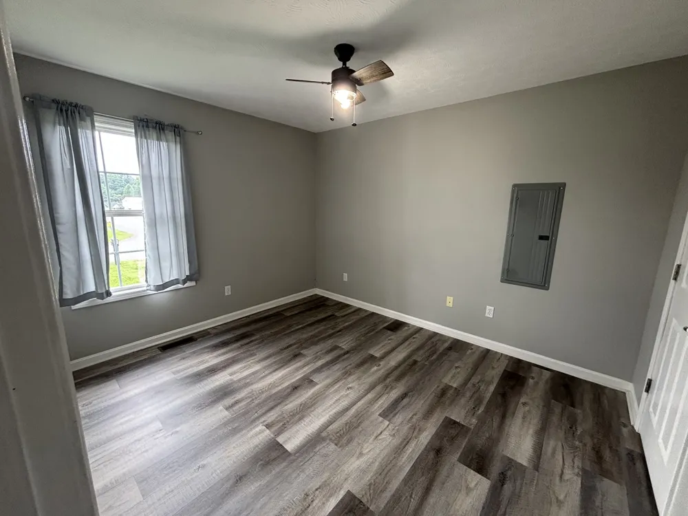 84 Kristen Dr Lafayette, TN 37083