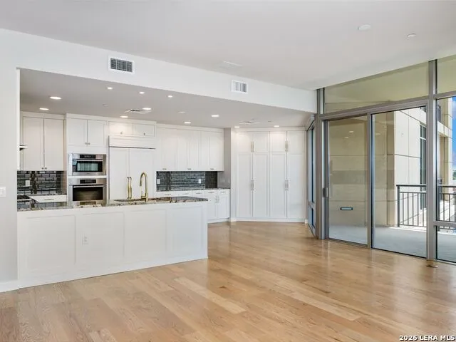 4242 Broadway Street #304 San Antonio, TX 78209