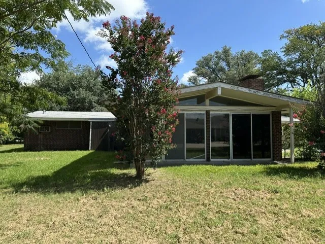 1705 Jefferson Street Commerce, TX 75428