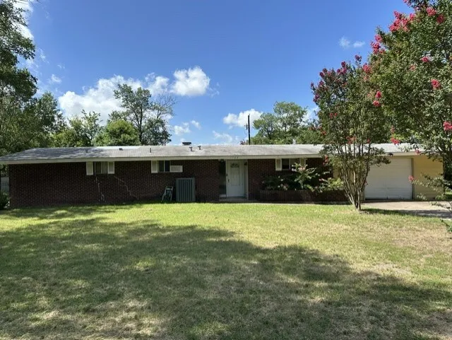 1705 Jefferson Street Commerce, TX 75428