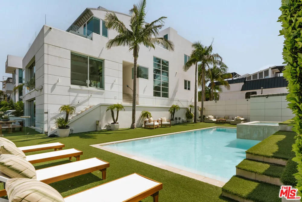 5418 Pacific Avenue Marina del Rey, CA 90292