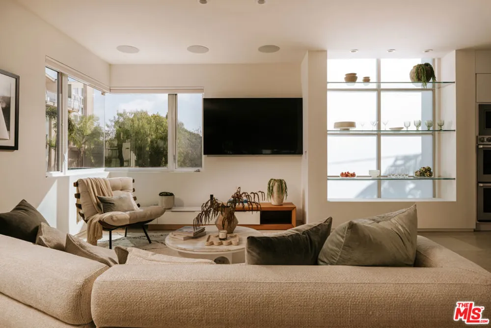 5418 Pacific Avenue Marina del Rey, CA 90292