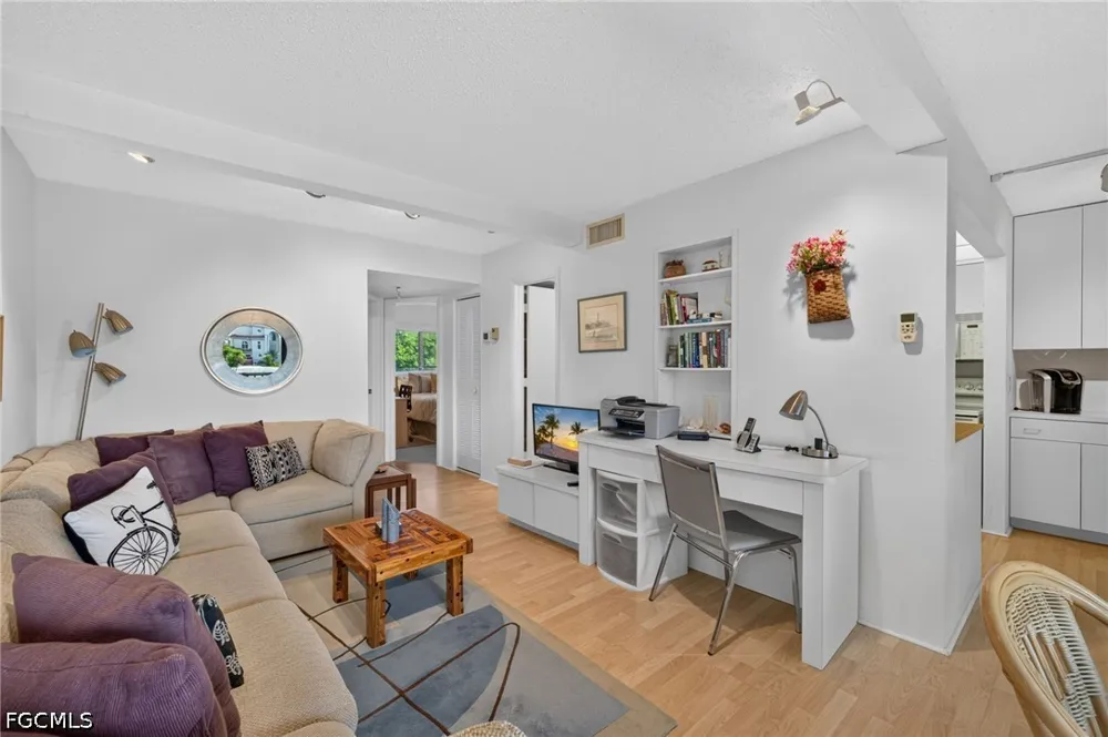Tennisplace Court #E22 Sanibel, FL 33957