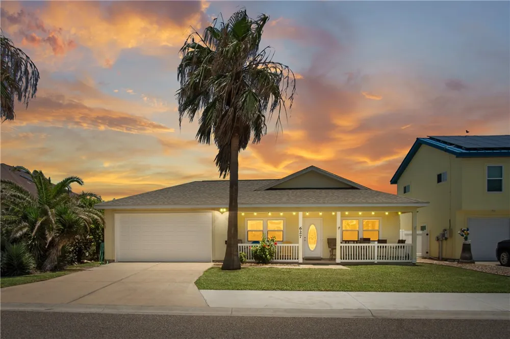 627 Sandy Lane Port Aransas, TX 78373