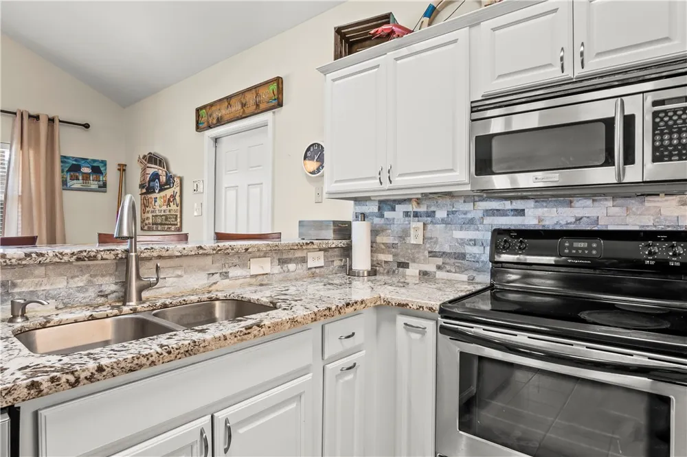 627 Sandy Lane Port Aransas, TX 78373
