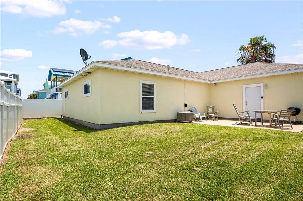 627 Sandy Lane Port Aransas, TX 78373