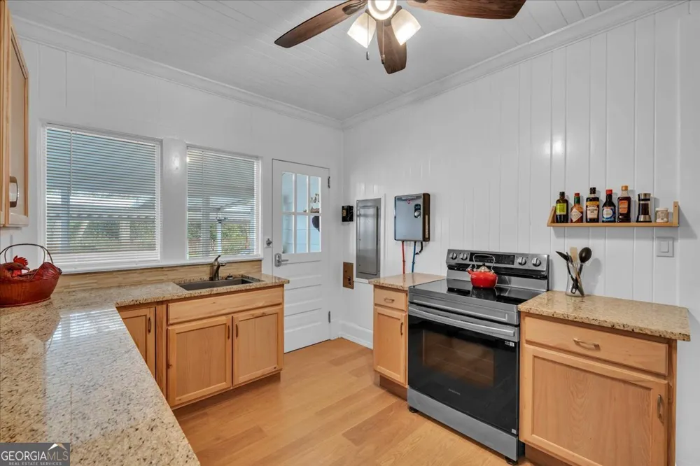 425 S 3rd ST Vienna, GA 31092
