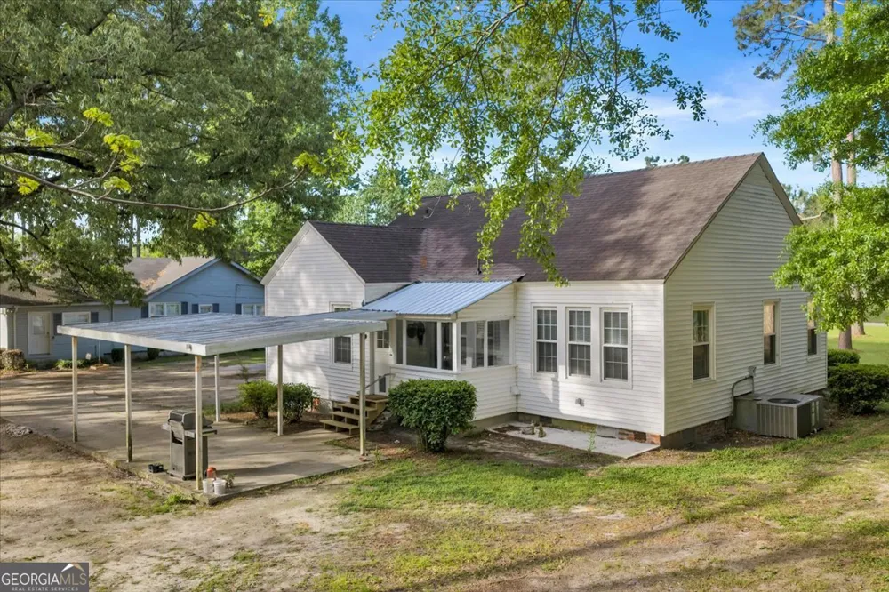 425 S 3rd ST Vienna, GA 31092