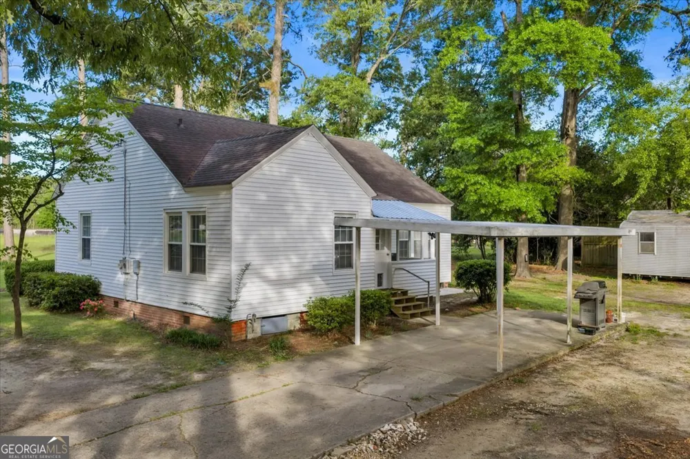 425 S 3rd ST Vienna, GA 31092