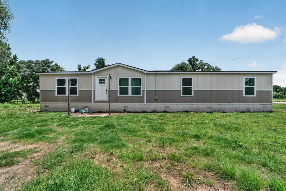908 Yegua Drive Lexington, TX 78947