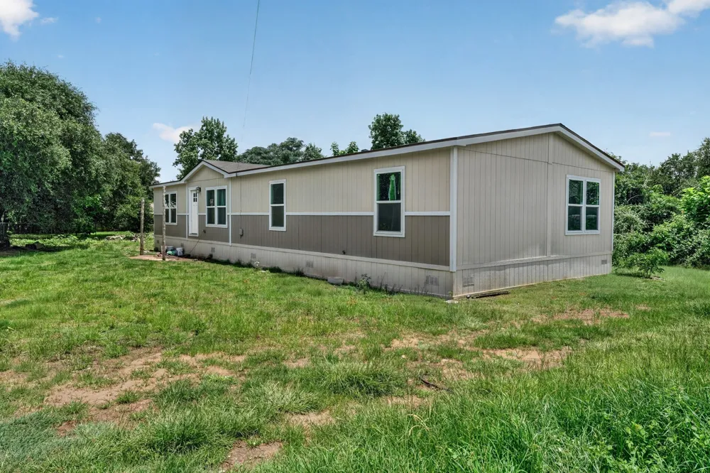 908 Yegua Drive Lexington, TX 78947