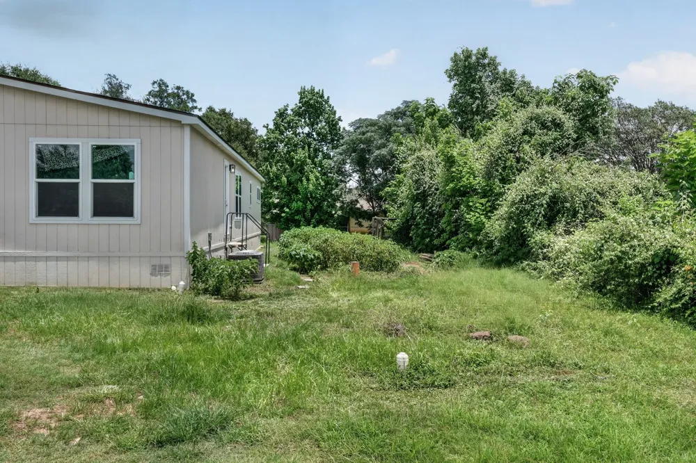 908 Yegua Drive Lexington, TX 78947
