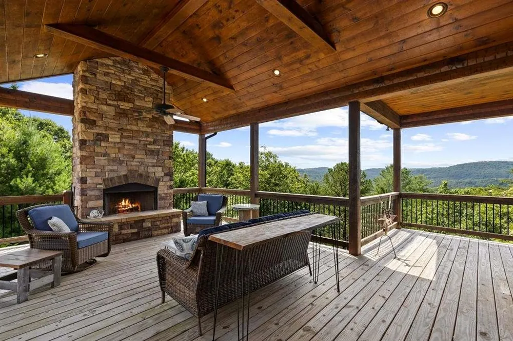 9 Kensington Drive Mineral Bluff, GA 30559