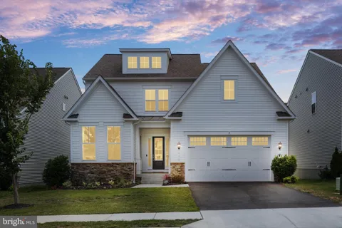 819 BANKER DRIVE SW