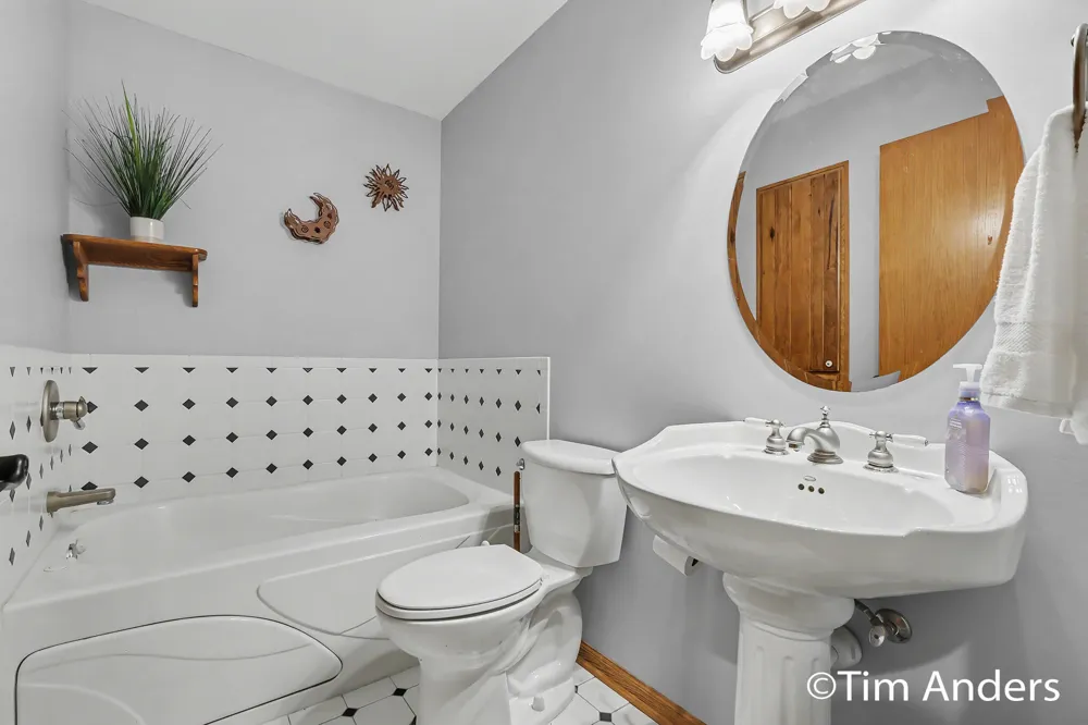 3455 Northkent Pine Drive Kent City, MI 49330