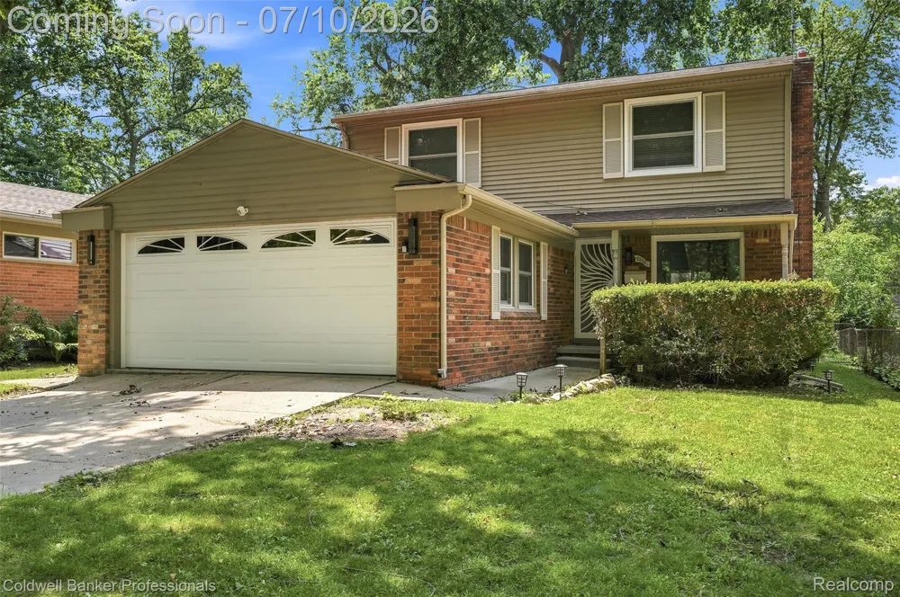 23821 Manistee Street Oak Park City, MI 48237
