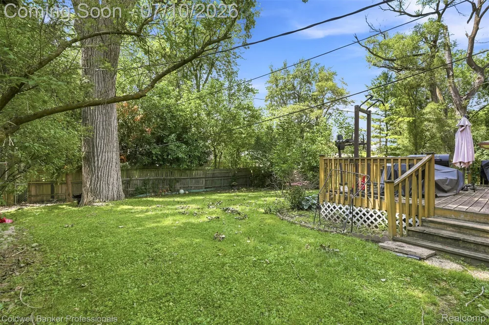 23821 Manistee Street Oak Park City, MI 48237