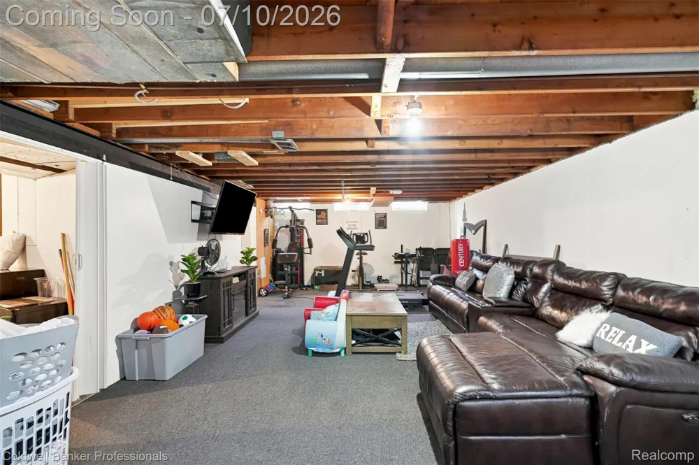23821 Manistee Street Oak Park City, MI 48237