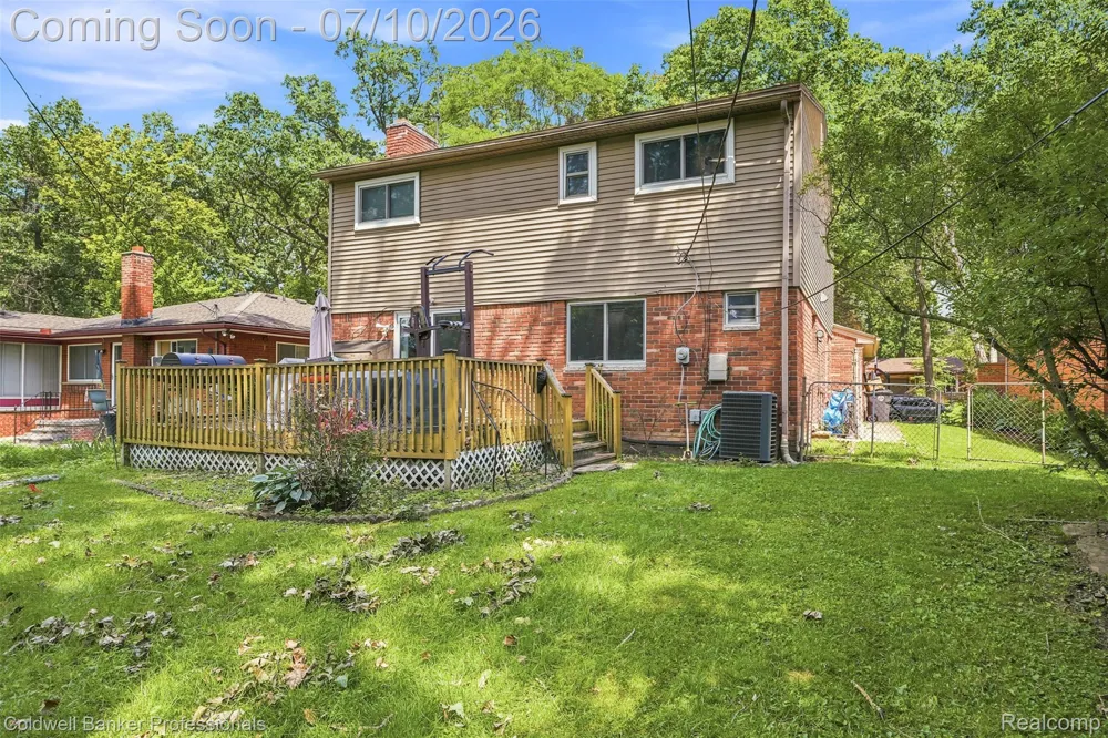 23821 Manistee Street Oak Park City, MI 48237