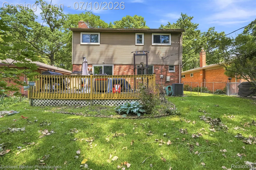 23821 Manistee Street Oak Park City, MI 48237