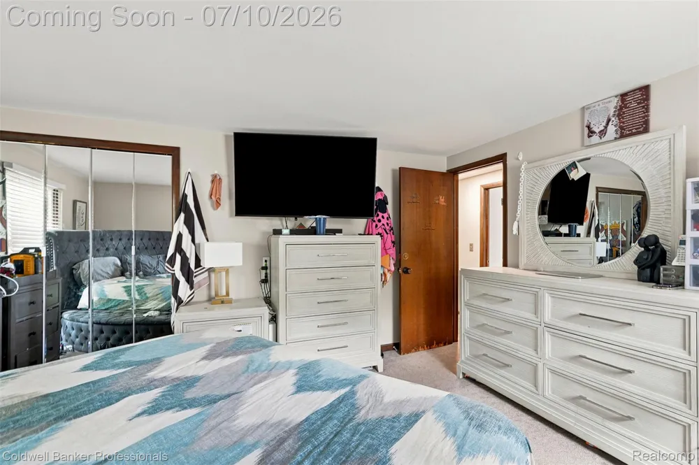 23821 Manistee Street Oak Park City, MI 48237