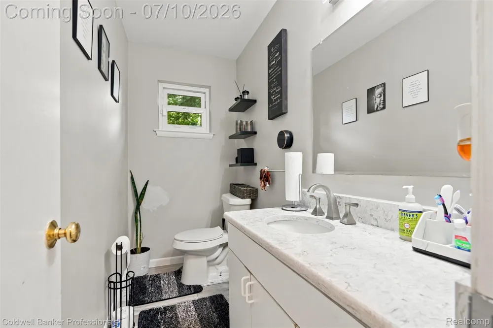23821 Manistee Street Oak Park City, MI 48237