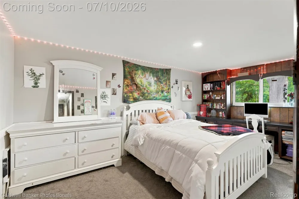 23821 Manistee Street Oak Park City, MI 48237