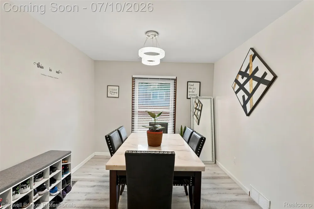 23821 Manistee Street Oak Park City, MI 48237