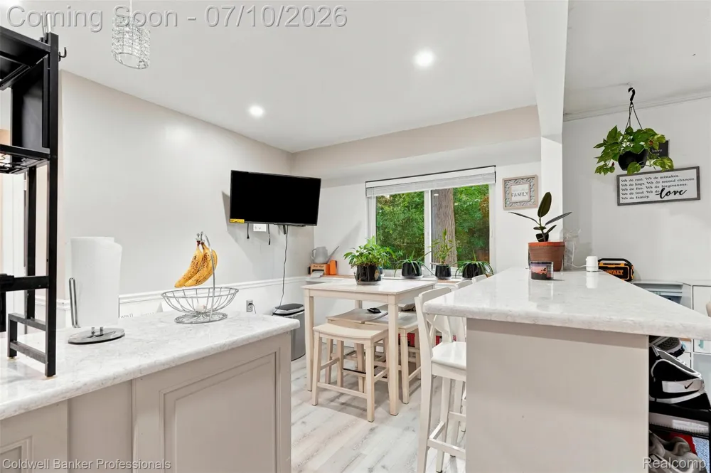 23821 Manistee Street Oak Park City, MI 48237
