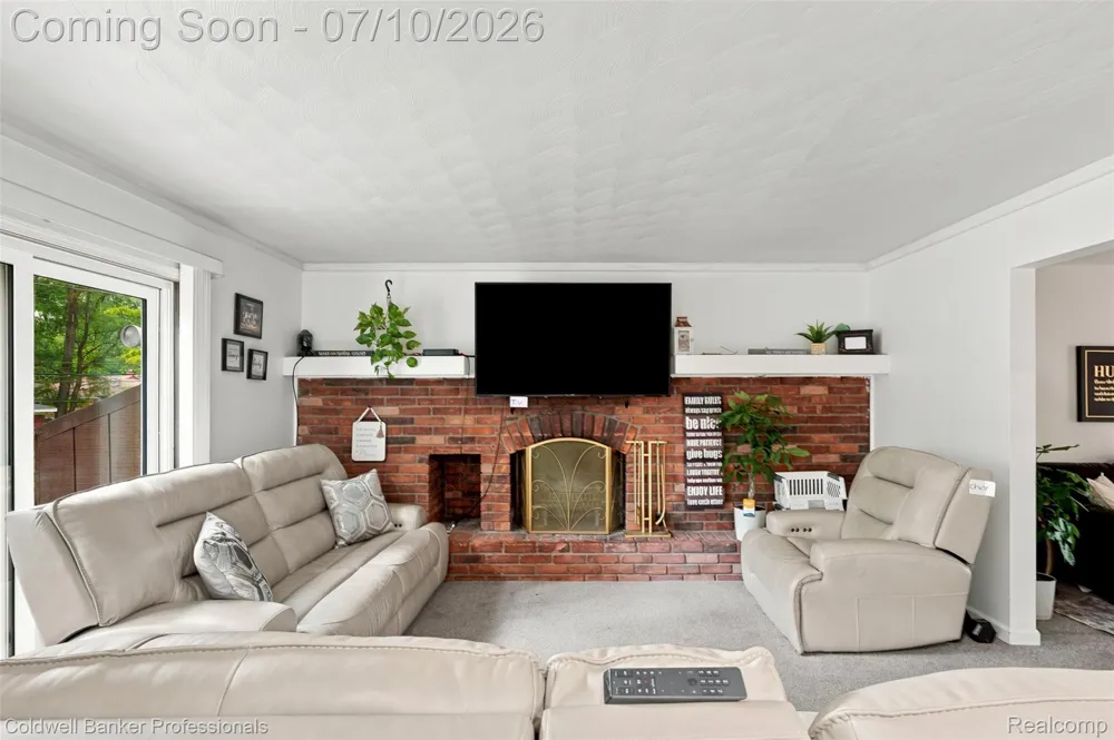 23821 Manistee Street Oak Park City, MI 48237