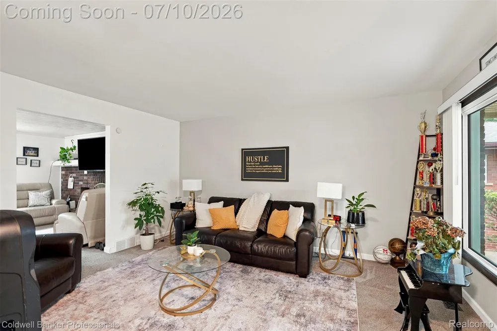 23821 Manistee Street Oak Park City, MI 48237