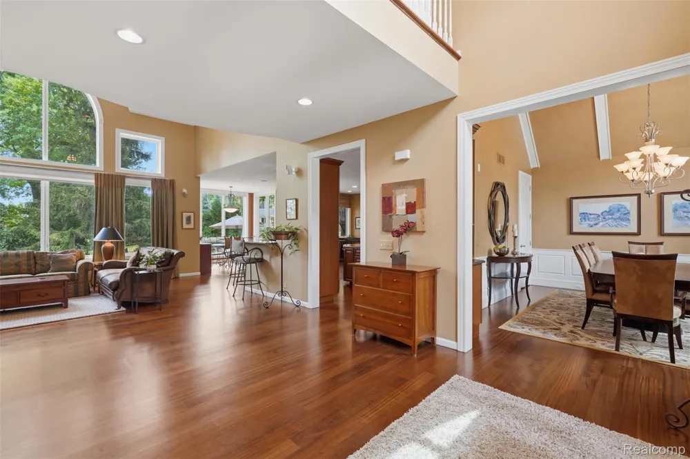 5110 Kitson Lane West Bloomfield Charter Township, MI 48324
