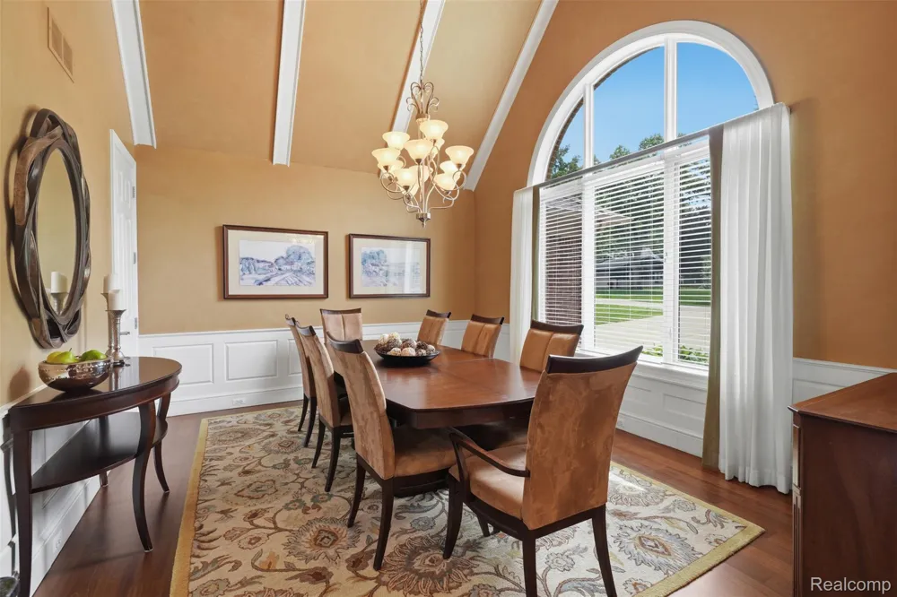 5110 Kitson Lane West Bloomfield Charter Township, MI 48324