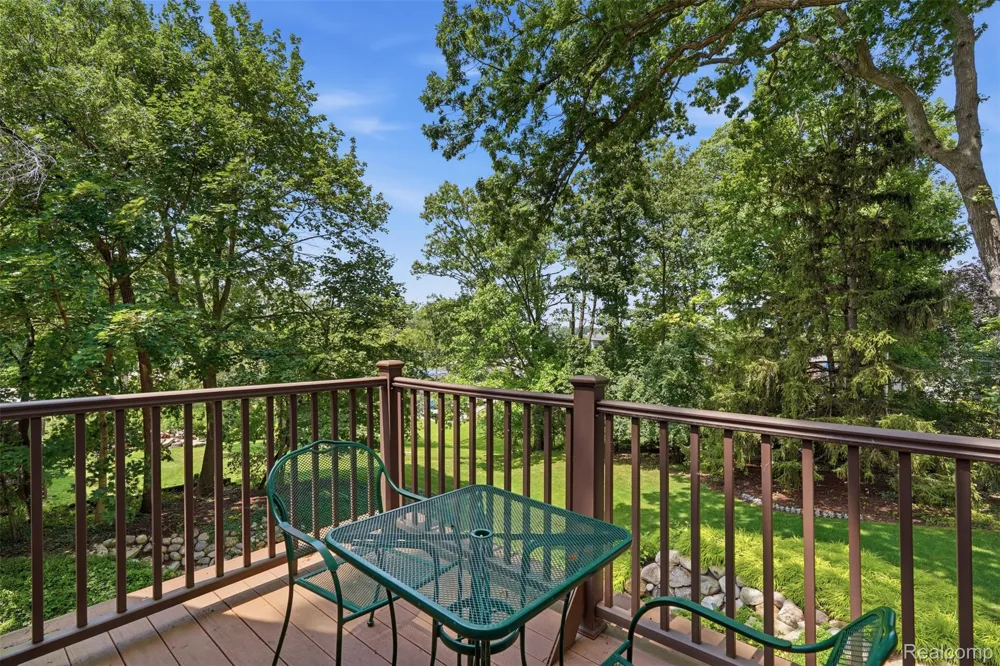 5110 Kitson Lane West Bloomfield Charter Township, MI 48324