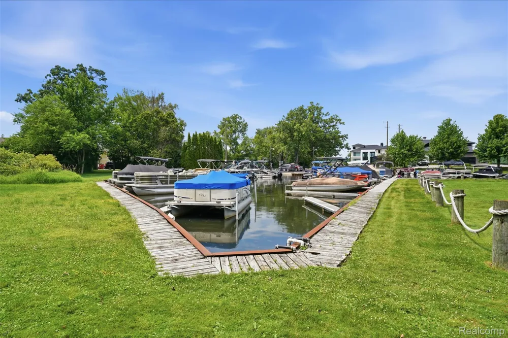 5110 Kitson Lane West Bloomfield Charter Township, MI 48324