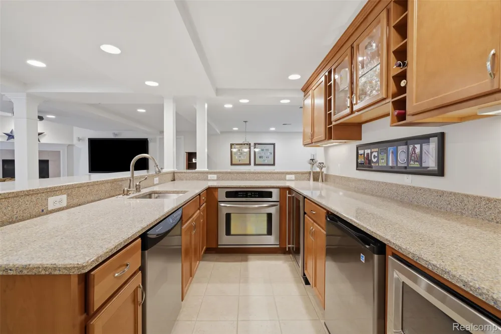 5110 Kitson Lane West Bloomfield Charter Township, MI 48324