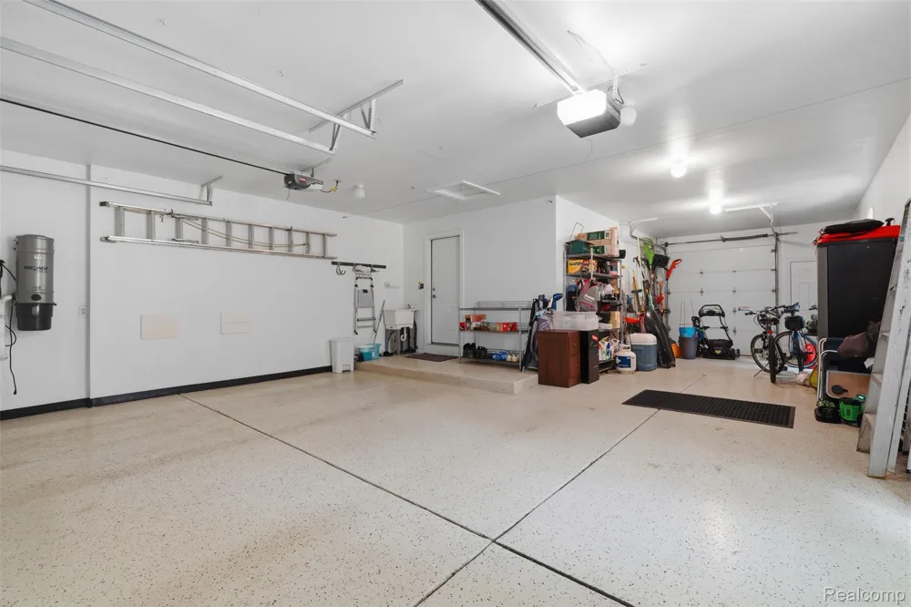 5110 Kitson Lane West Bloomfield Charter Township, MI 48324
