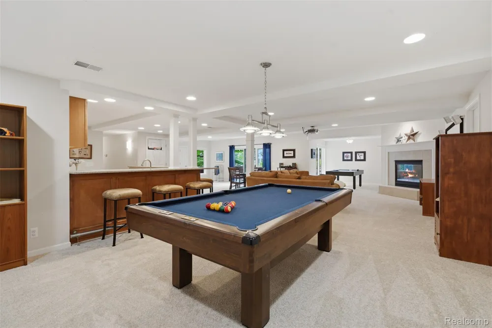5110 Kitson Lane West Bloomfield Charter Township, MI 48324