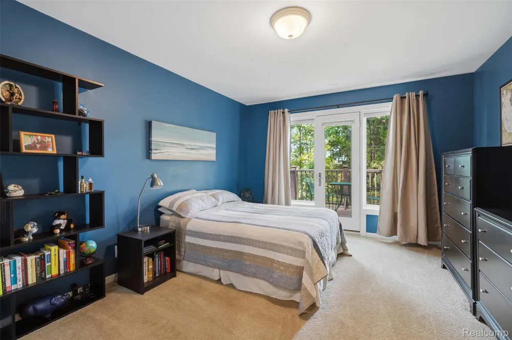 5110 Kitson Lane West Bloomfield Charter Township, MI 48324
