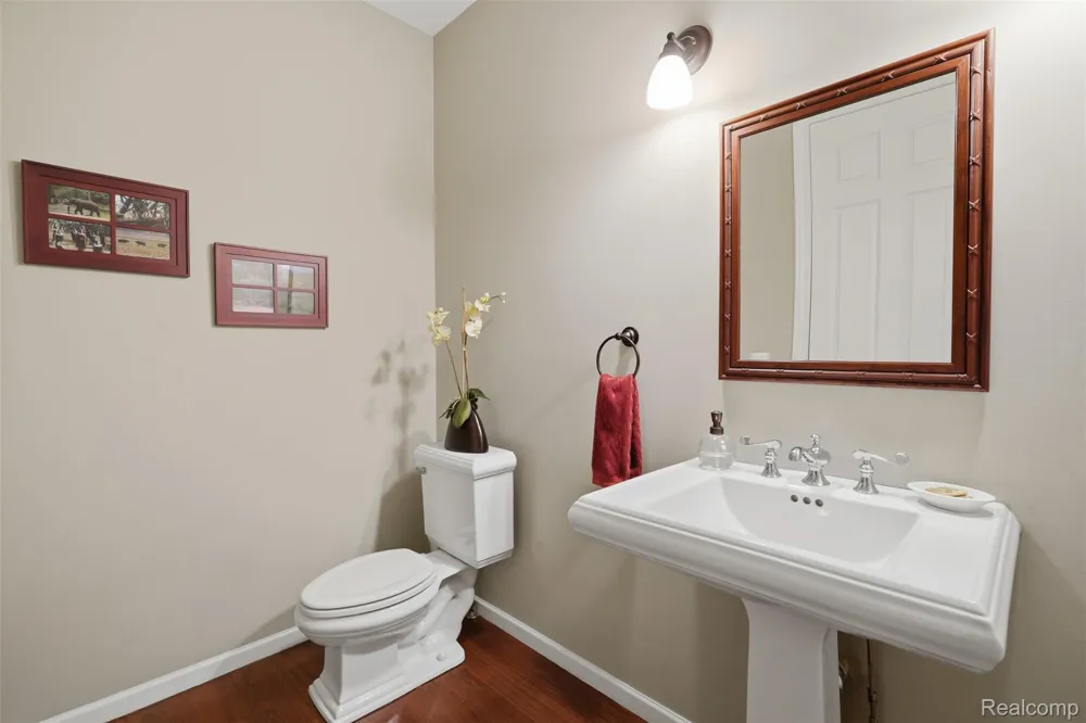 5110 Kitson Lane West Bloomfield Charter Township, MI 48324