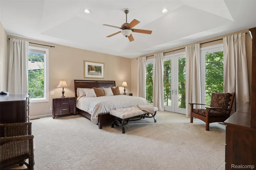 5110 Kitson Lane West Bloomfield Charter Township, MI 48324