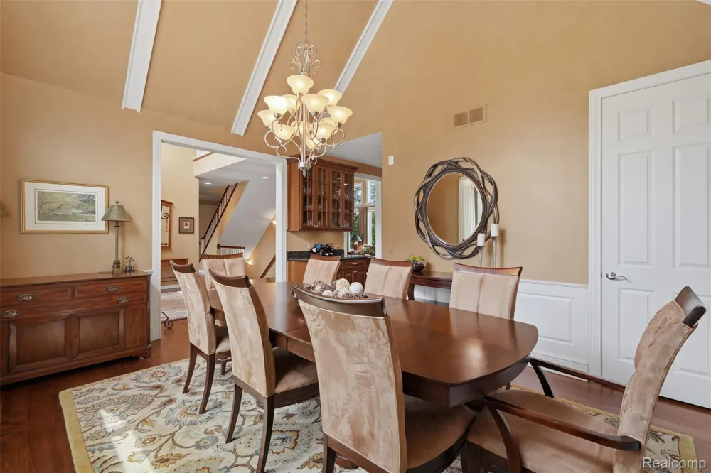 5110 Kitson Lane West Bloomfield Charter Township, MI 48324