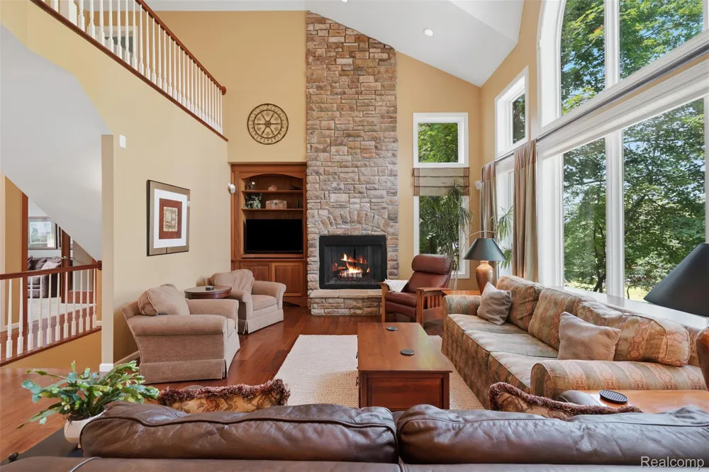 5110 Kitson Lane West Bloomfield Charter Township, MI 48324