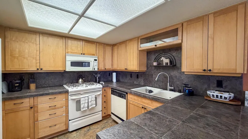 49272 Wayne Street Indio, CA 92201