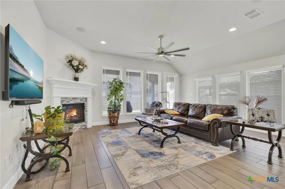 415 Bridle Trail New Braunfels, TX 78132