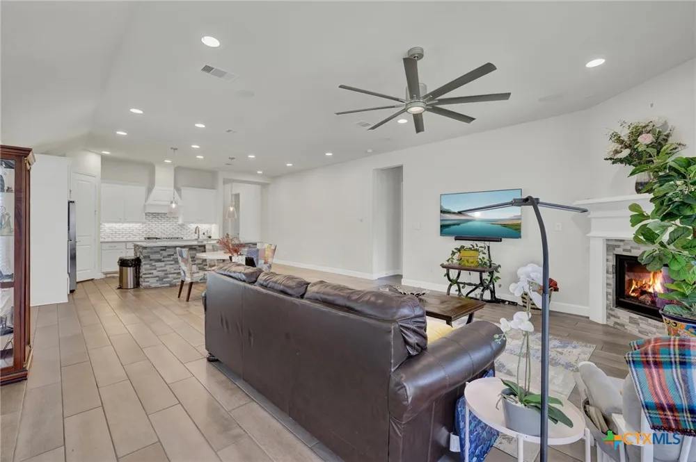 415 Bridle Trail New Braunfels, TX 78132