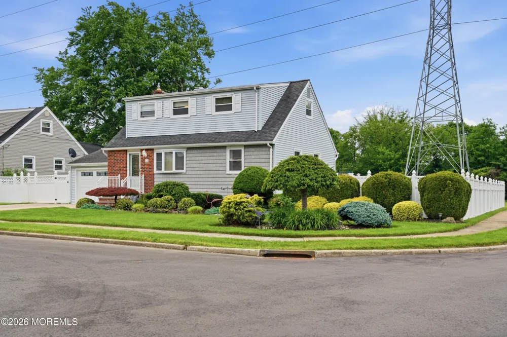 24 Deerwood Avenue Edison, NJ 08817